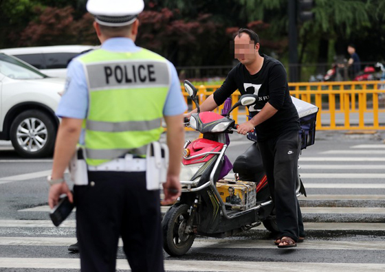 深圳新規(guī):外賣(mài)小哥違反交通法達(dá)三次將被辭退