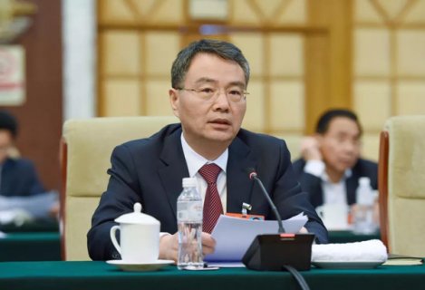 關(guān)注油耗子、公路三亂、從業(yè)資格證!徐冠巨代表講